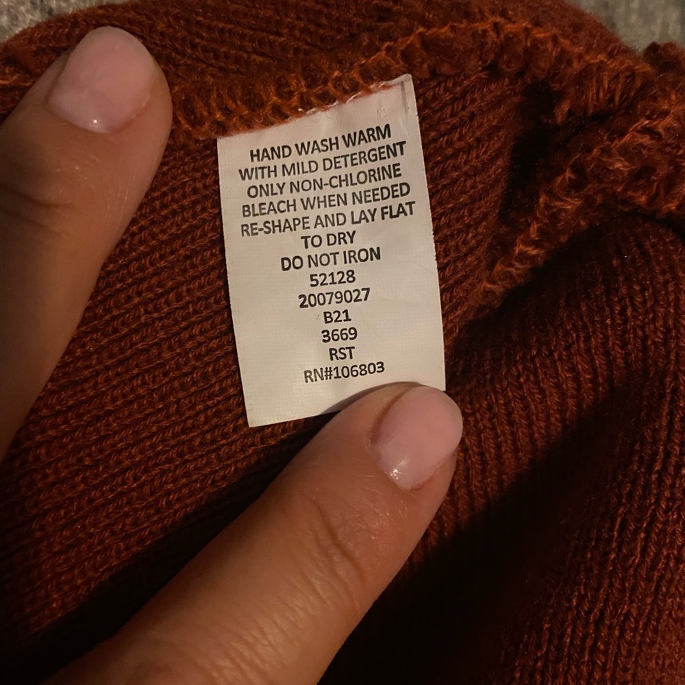 Duluth burnt orange beenie - Picture 5 of 5